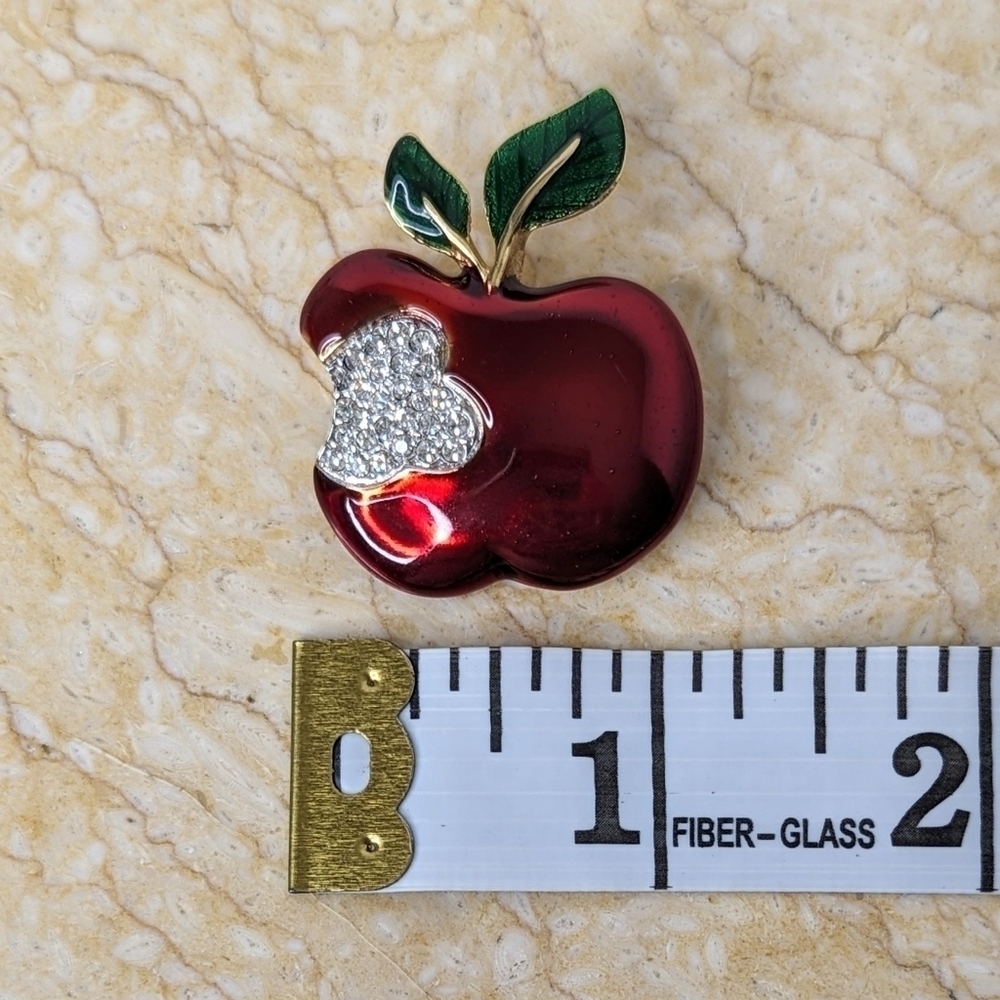 Shiny Red Apple Brooch Enamel Rhinestones Gold Tone Base Pin - Picture 6 of 7